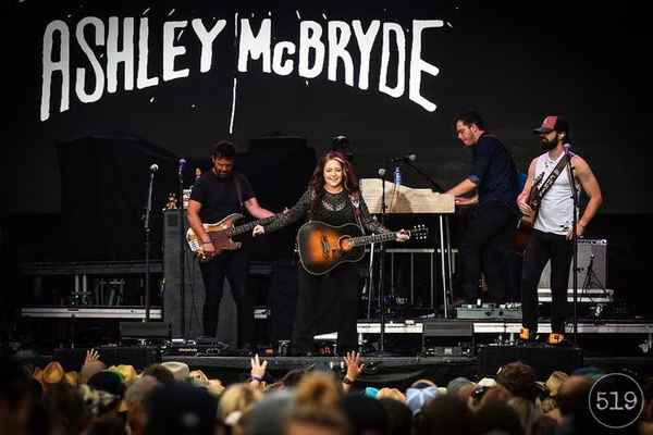 Ashley McBryde London 2022