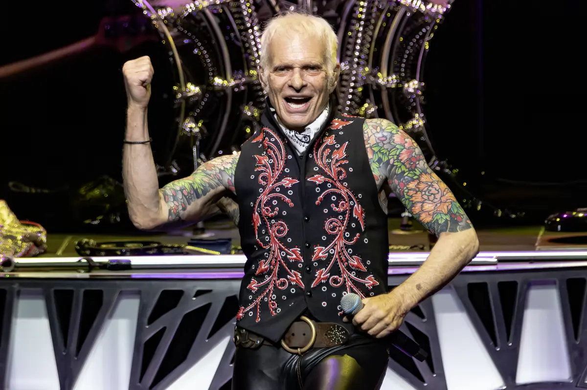'Diamond' David Lee Roth Brought the Legacy to Niagara Falls