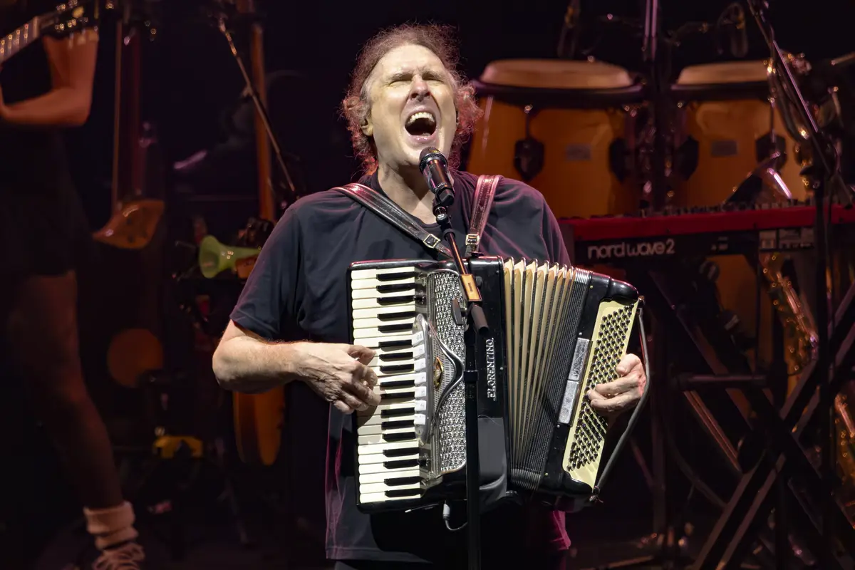 Weird Al Yankovic Turns Niagara Falls Into a Live Music Video