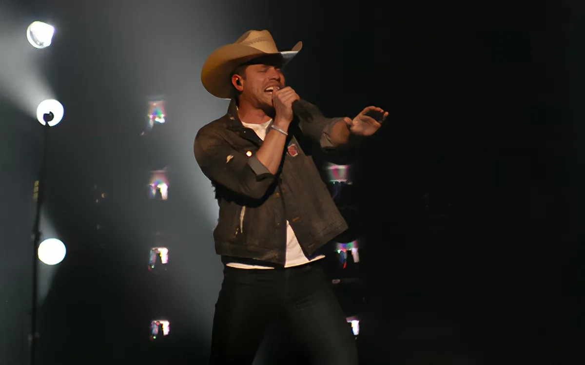 Dustin Lynch Electrifies Caesars Windsor with High-Energy Performance